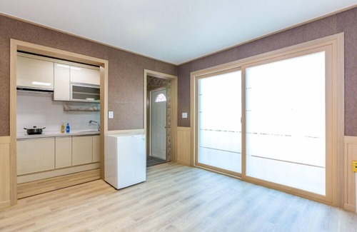 Yeongdeok House | Discover Neulpureun Pension: Family-Friendly with Breakfast