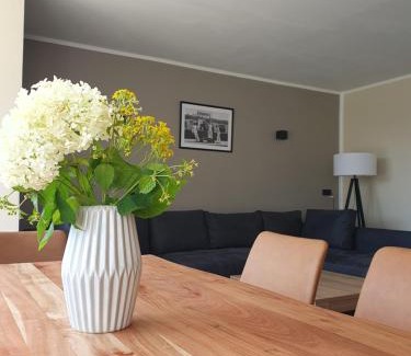 Schwerin Apartment | Family-Friendly Neumühler Hof Ferienwohnung with Garden Terrace