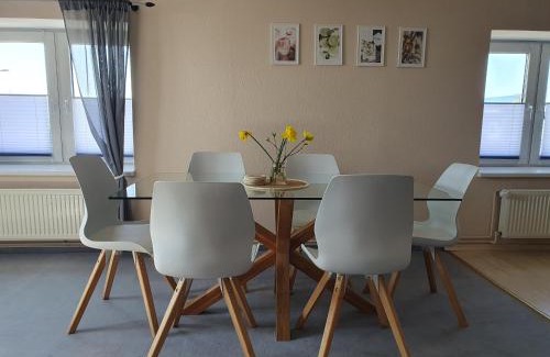 Schwerin Apartment | Comfortable Neumühler Hof - Family-Friendly 3-Bedroom Stay