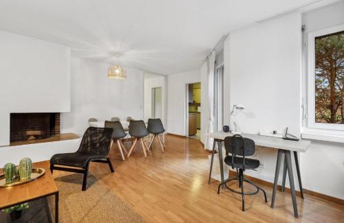 District 8 Apartment | Family-Friendly Comfort at Neumünsterstrasse 26 Hotel