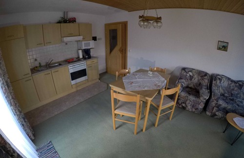 Tannheim Apartment | Cozy Neunerköpfle Guest House with Family-Friendly Amenities
