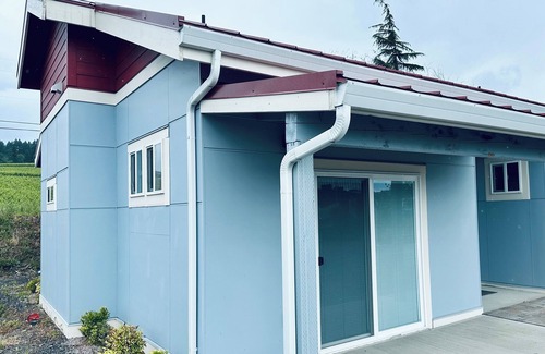 Newberg Cottage | Discover Dundee: Your Cozy Cottage in Oregon Wine Country