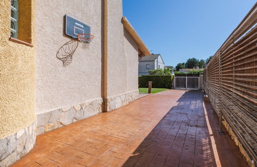Roda de Bara House | Neus Bará 11 pax House, Wifi, garden and pool 5 minutes from beach.