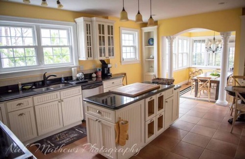 James City House | Pet-Friendly Neuse River House with Pool & Spa Amenities