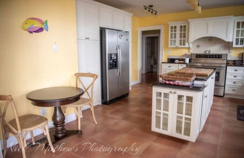 James City House | Pet-Friendly Neuse River House with Pool & Spa Amenities
