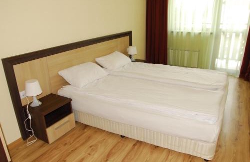 Pamporovo Apartment | Inviting Nevada Aparthotel with Hot Tub and Breakfast