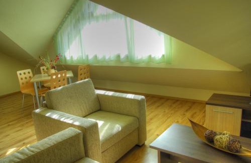 Pamporovo Apartment | Inviting Nevada Aparthotel with Hot Tub and Breakfast