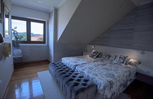O Grove Apartment | Stylish Ático in Isla de la Toja with Pool Access