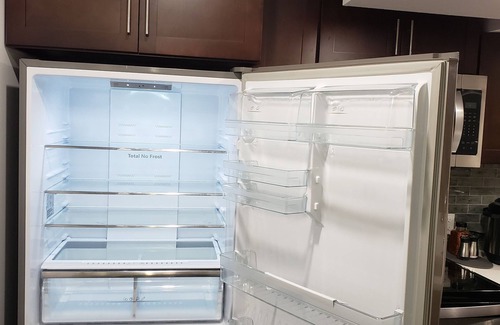 Southwest Edmonton House | Cozy 1-Bed Suite with Wifi, Kitchen & Netflix