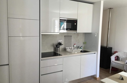 Sesimbra Apartment | Cozy Beachfront 1 Bedroom Apartment with Ocean View