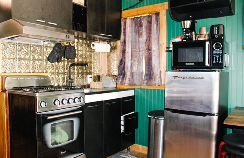 Neal Cabin | NEW! #1 ~ Modern Hunting One Room Cabin ~ Wheelchair Accessible