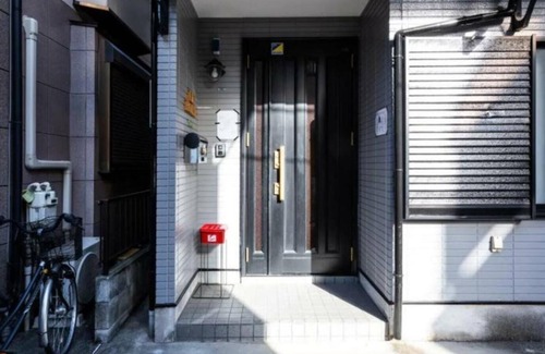 Nishinippori House | Convenient Stay for 17 in Ueno Asakusa, Steps from Station