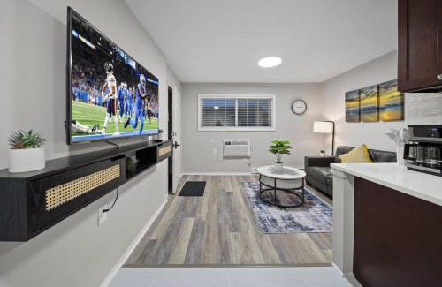 Hazel Park Apartment | Modern 1BD Apartment Steps from Ferndale's Vibrant Scene