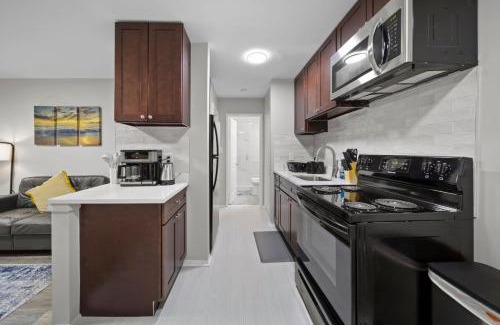 Hazel Park Apartment | Modern 1BD Apartment Steps from Ferndale's Vibrant Scene