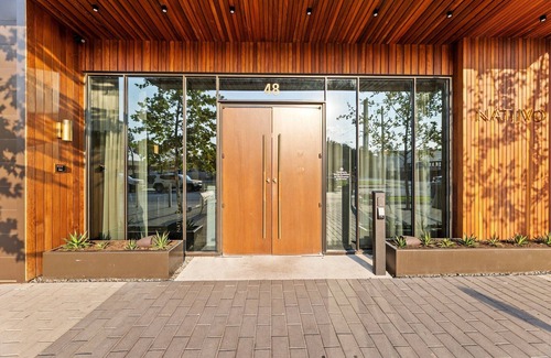 Rainey Street Historic District Condo | New 1BR Condo on Rainey St-Rooftop Pool