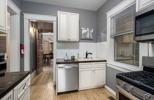 Stuart Apartment | NEW 1st Floor Victorian Flat in Downtown Kalamazoo