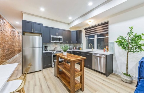 North Philadelphia West Apartment | New 2/2 Across from Fairmount Park | 10 Mins to DT