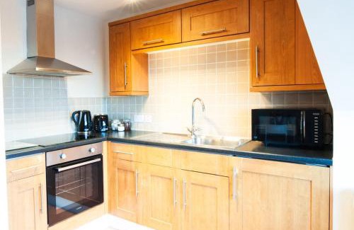 Burton on Trent Apartment | Modern 2-Bed Apartment with Breakfast & Child-Friendly Amenities