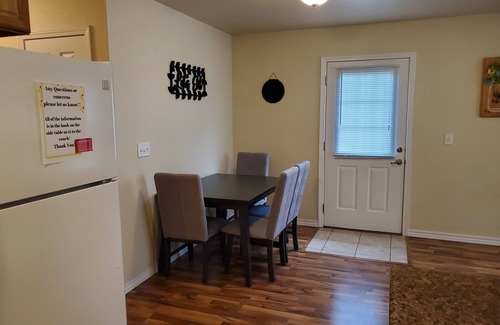 West Plains House | Neat 2 Bedroom Retreat Near Downtown with Family Amenities