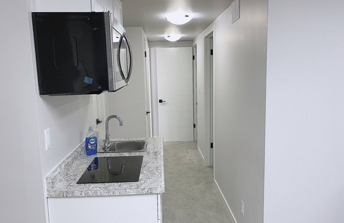 Fort Gary House | Perfect 2-Bedroom Basement Suite with Breakfast & More