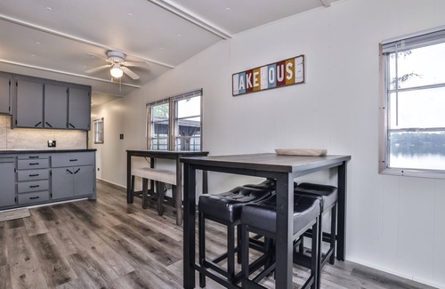 Arbor Vitae House | Scenic 2-Bedroom Retreat with Breathtaking Lake Views