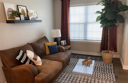 Bridge City House | Ideal 2-Bedroom Retreat with Covered Parking & Family Amenities