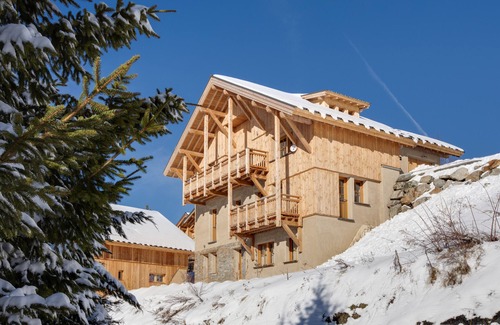 Villard-Reculas Ski Chalet | Cozy Chalet with Spa & Hot Tub Near Ski Slopes - 10/10 Rated