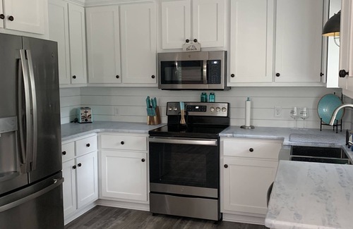 Cape Carteret House | Inviting House with Pool Near Emerald Isle - Guest Rated 9.8