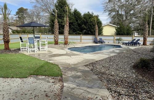 Cape Carteret House | Inviting House with Pool Near Emerald Isle - Guest Rated 9.8