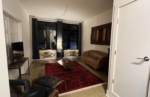 Colfax Apartment | Historic Colfax 2BR Apartment with Breakfast & Guest Rated 9.8