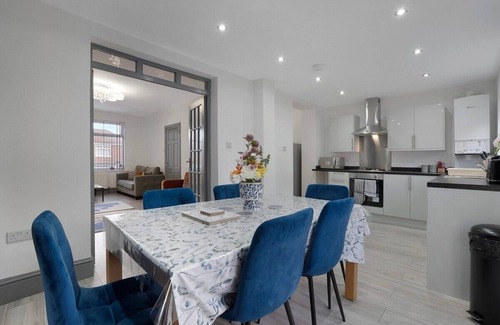 Newcastle-upon-Tyne House | New! 2BR in 37 Westholme Garden