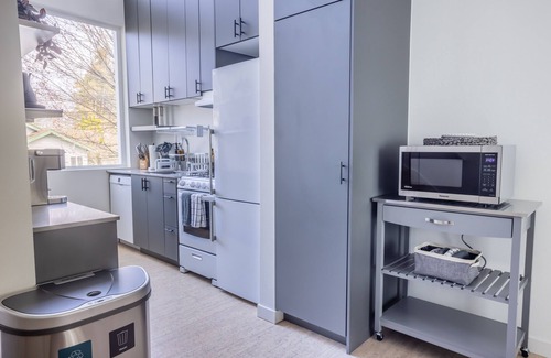 South Park House | Modern 2BR Townhouse Minutes from Downtown Seattle