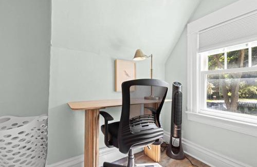 New Baltimore Apartment | Inviting 2BR Retreat Steps from Lake at Anchor Bay