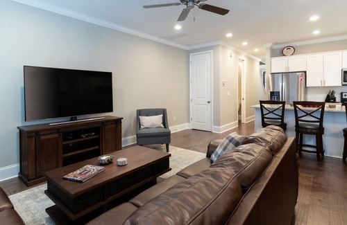 Oxford House | Elegant 3 Bedroom Townhome in Oxford Near the University