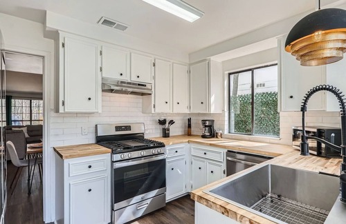 Waters Park House | New 3 BDRM Home Northwest Austin/Near Q2 & Domain