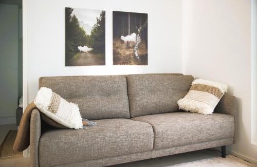 Myyrmaki Apartment | Family-Friendly 3-Bed Apartment with Free Garage & PS5