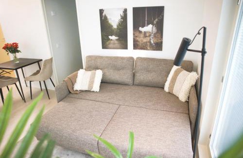 Myyrmaki Apartment | Family-Friendly 3-Bed Apartment with Free Garage & PS5