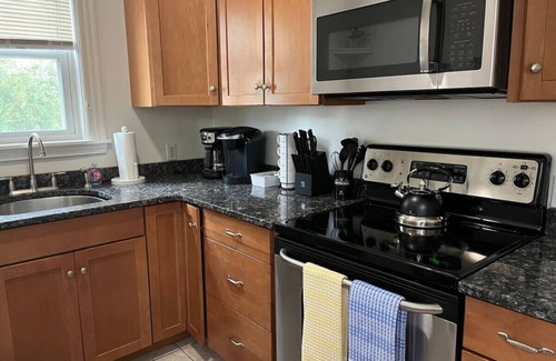 Worcester Apartment | NEW 3 Bedroom, 1 Bathroom w A/C