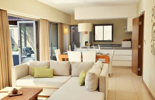 Grand-Baie Villa | Captivating 3 Bedroom Villa with Oceanfront Pool Access