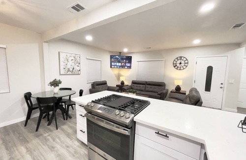 Lancaster House | Premier 3 BR Retreat with Spa, Hot Tub & Gated Parking