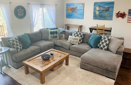 Charleston County House | New 3 BR Townhouse, 2 miles from Downtown Folly