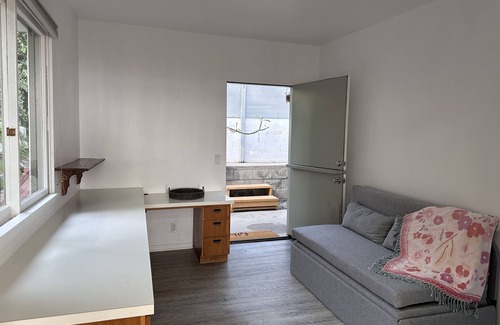 Central Malibu House | Escape to Ocean Wave: Walk to Beach and Enjoy Breakfast