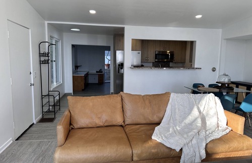 Central Malibu House | Escape to Ocean Wave: Walk to Beach and Enjoy Breakfast