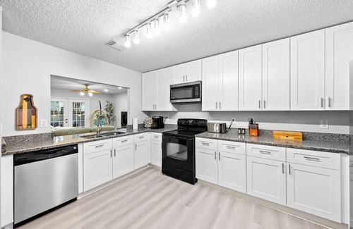 San Antonio Villa | Family-Friendly Villa with Pool, BBQ & Yard Games Await
