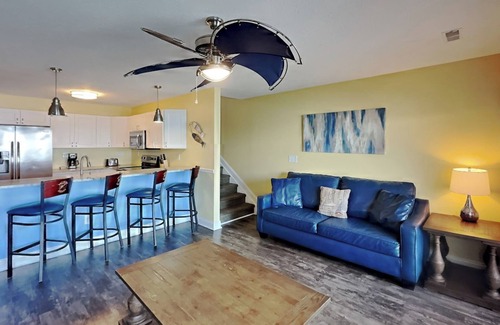 Put-in-Bay Condo | Beautiful 4 BR Put-in-Bay Waterfront Condo with Pool & Lake Views