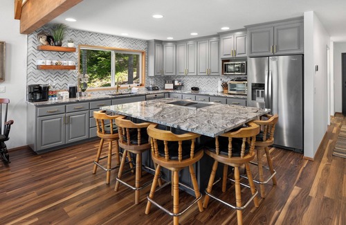 Cle Elum House | Revitalize in Nature: 40 Acres with Fireplace & Games