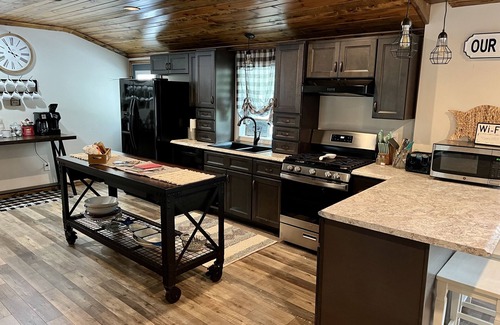 Gilbertsville House | Beautiful 4-Bed Home Near Moors Resort & Marina, Rated 9.8
