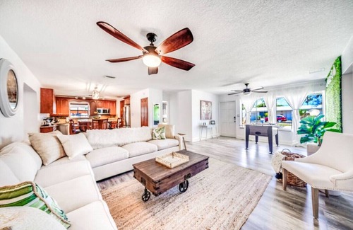 Pompano Beach House | Guest Rated Paradise: 4-Bed Home with Pool & 5 Min to Beach