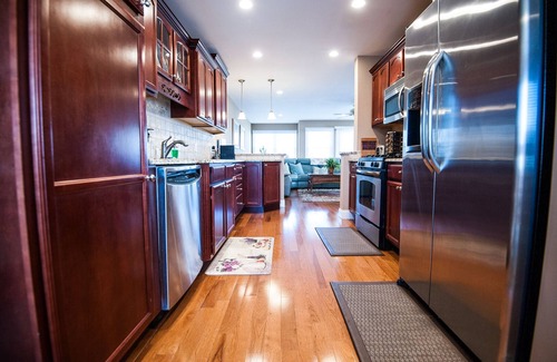 Southend House | Prime 4BR Beach Block Home with Ocean View & Spa Access