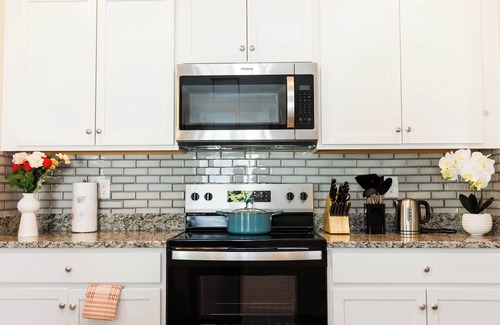 Mint Hill House | New 4BRD House in East CLT with Crib, Fenced Backyard, Outdoor Grill & Pets OK